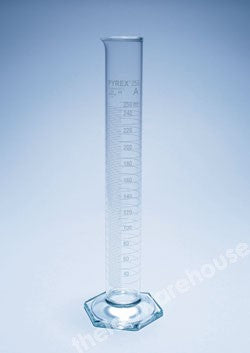 CYLINDER PYREX CL.A DIN WITH SPOUT AND HEX. FOOT 5ML